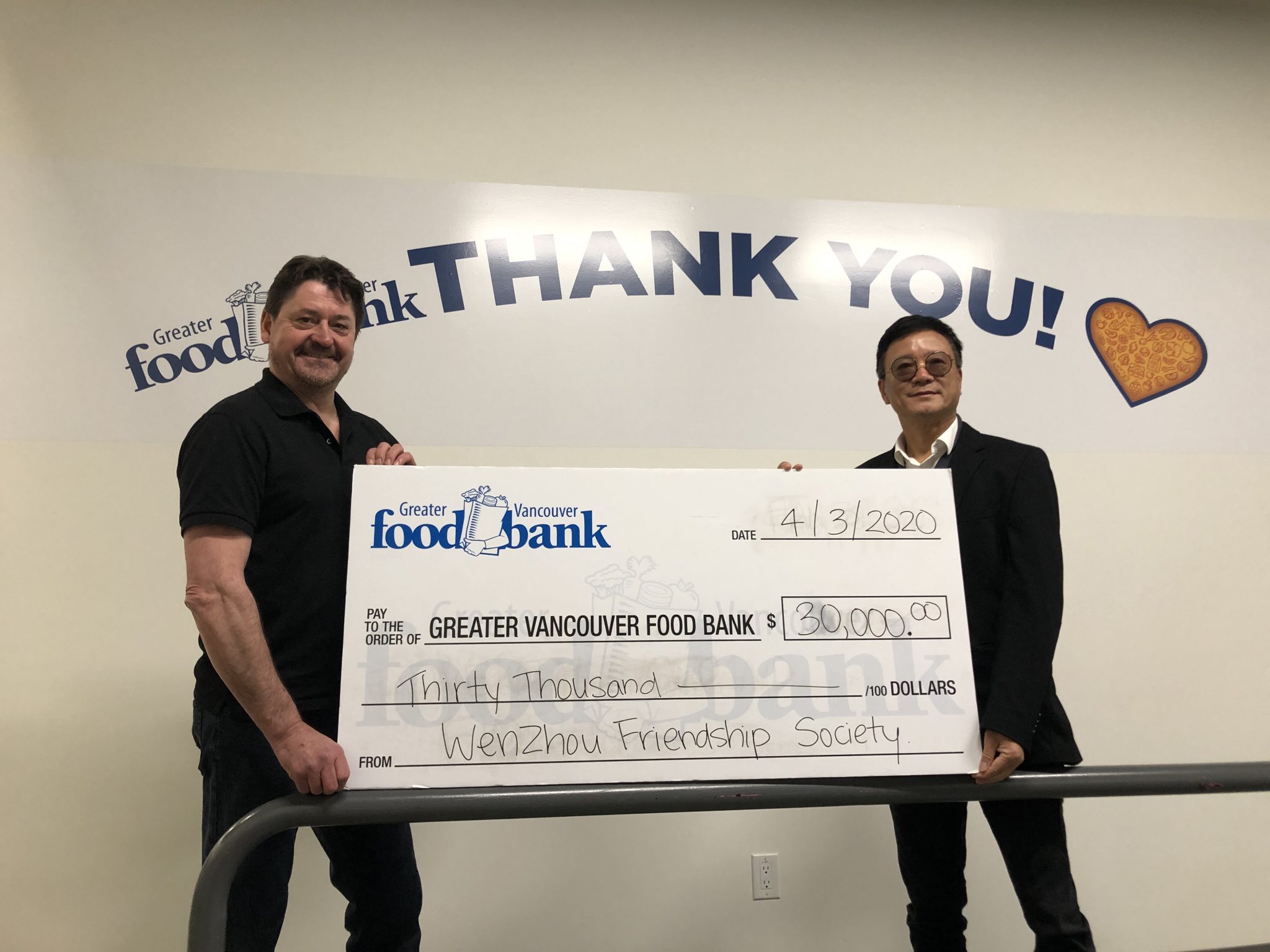 Wenzhou Friendship Society makes $30,000 food bank donation for COVID-19 relief assistance